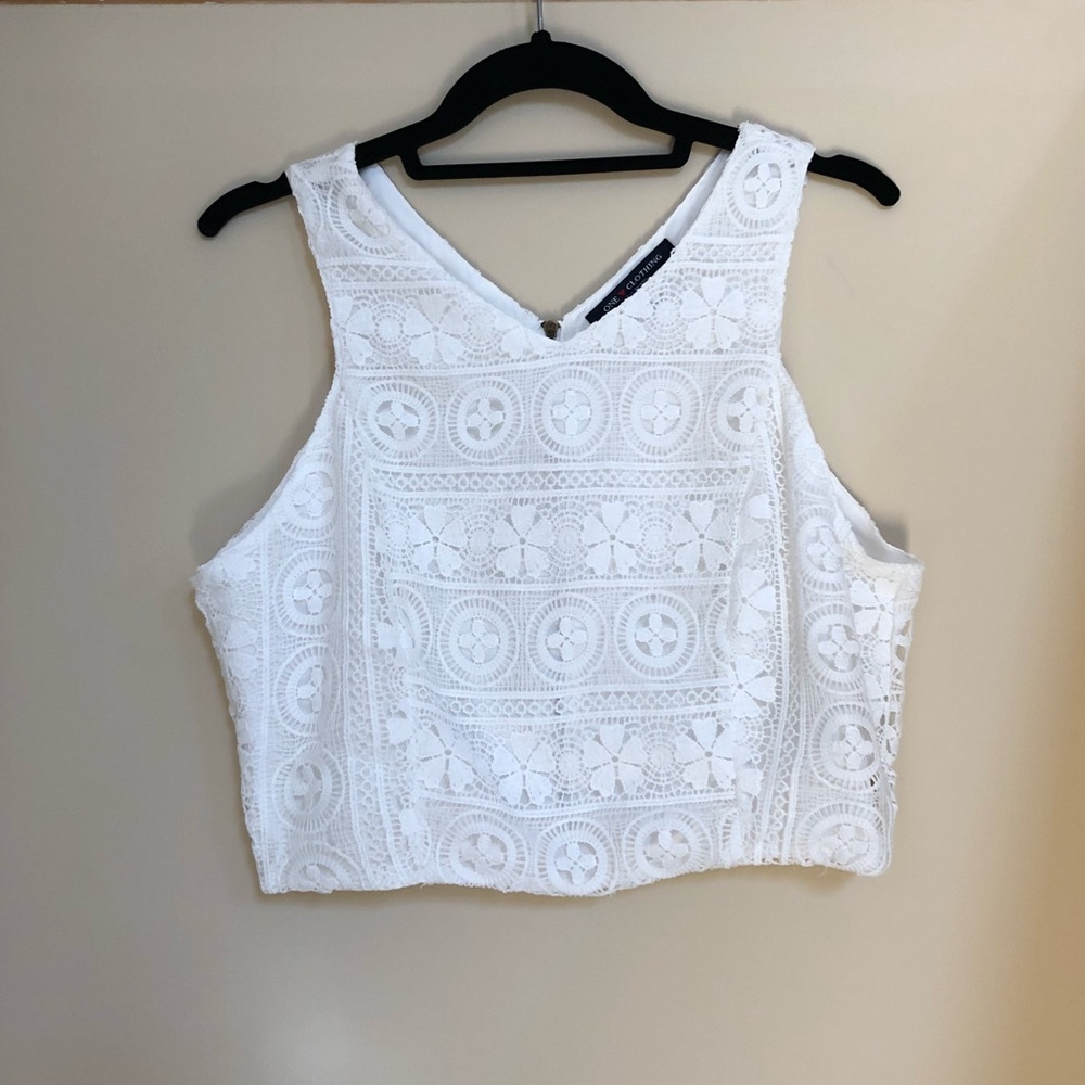 Cropped crotchet top